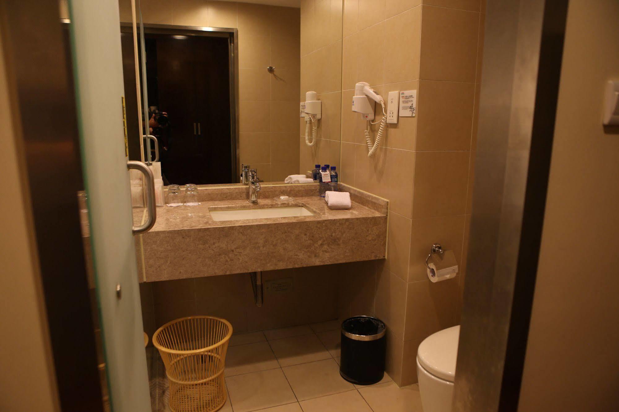 Benjoy Hotel - Jinqiao Branch Shanghai Exterior photo