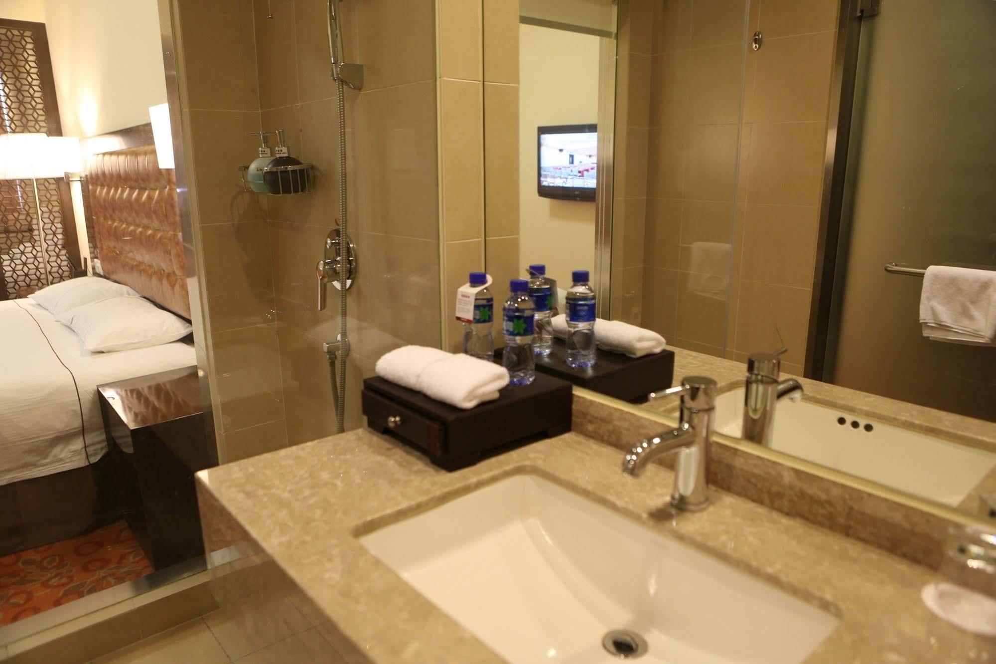 Benjoy Hotel - Jinqiao Branch Shanghai Exterior photo